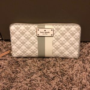 kate spade Carry-All wallet